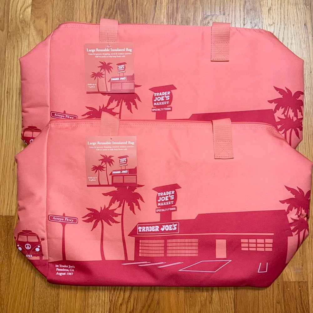 NEW TRADER JOE'S LARGE REUSABLE INSULATED BAG ZIP TOTE 8 GALLON - PEACH - QTY 2